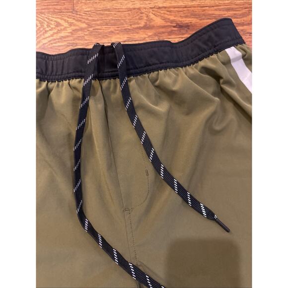 Outerknown Active Shorts XL Olive Green - Picture 5 of 14